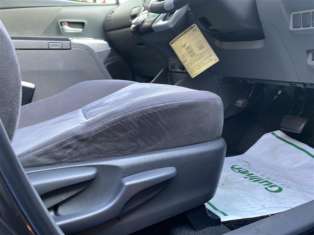 プリウスアルファ Ｇ　バックカメラ　フリップダウンモニター　ＥＴＣ（7枚目）