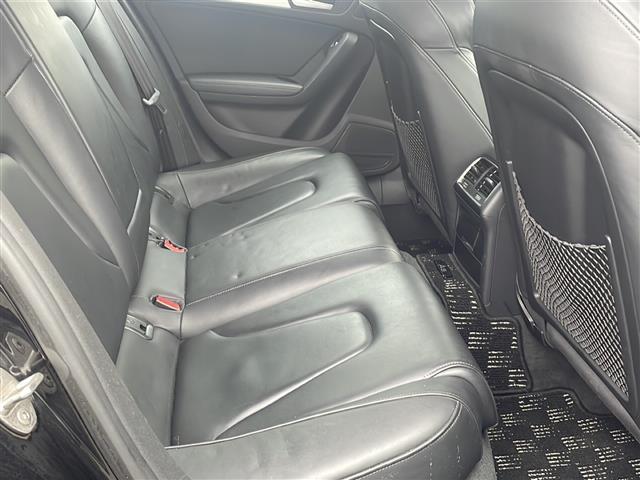 Ａ５スポーツバック ２．０ＴＦＳＩクワトロ　Ｓラインパッケージ　純正ナビ　フルセグ　レザー　ＨＩＤライト（7枚目）