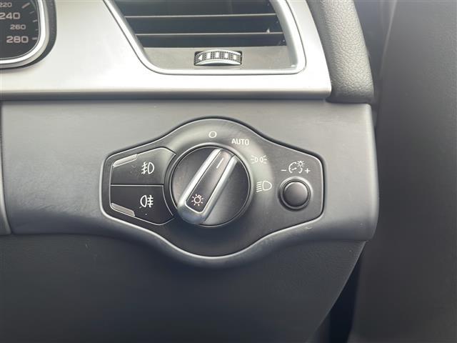 Ａ５スポーツバック ２．０ＴＦＳＩクワトロ　Ｓラインパッケージ　純正ナビ　フルセグ　レザー　ＨＩＤライト（17枚目）