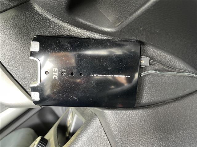 エクストレイル ２０Ｘｔｔ　◆社外ナビ◆オートスピードコントロール◆オートライト◆フロントフォグランプ◆プライバシーガラス◆純正アルミホイール◆ＥＴＣ車載器◆ルーフレール◆インテリジェントキー（7枚目）
