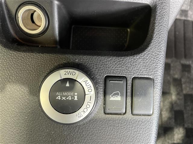 エクストレイル ２０Ｘｔｔ　◆社外ナビ◆オートスピードコントロール◆オートライト◆フロントフォグランプ◆プライバシーガラス◆純正アルミホイール◆ＥＴＣ車載器◆ルーフレール◆インテリジェントキー（13枚目）