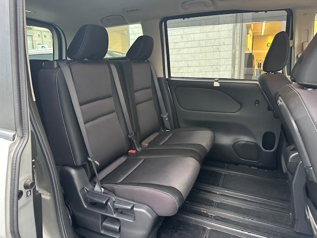 セレナ ハイウェイスター Vセレクション(16枚目)