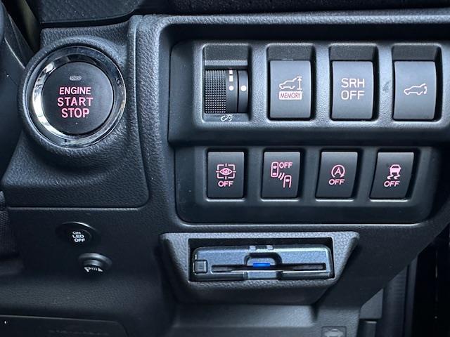 フォレスター スポーツ 純正メモリナビ ドライブレコーダー ETC フルセグTV パワーシート シートヒーター アイドリングストップ クルーズコントロール コーナーセンサー レーンキープアシスト 純正フロアマット(10枚目)