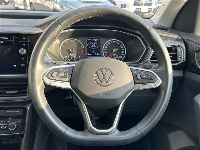 Ｔ－クロス ＴＳＩ　スタイル　１オーナー　純正ナビ　ＢＴ　バックカメラ　２．０ＥＴＣ　純正１７インチＡＷ　アクティブクルーズコントロール　パーキングアシスト　前後ドラレコ　オートライト　純正フロアマット　ルーフレール（3枚目）