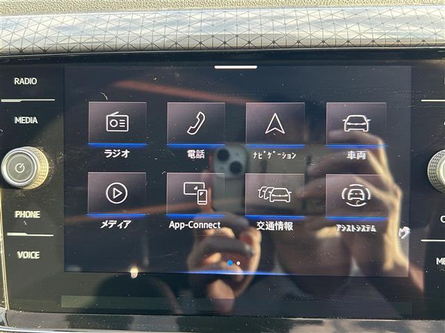 Ｔ－クロス ＴＳＩ　スタイル　１オーナー　純正ナビ　ＢＴ　バックカメラ　２．０ＥＴＣ　純正１７インチＡＷ　アクティブクルーズコントロール　パーキングアシスト　前後ドラレコ　オートライト　純正フロアマット　ルーフレール（17枚目）