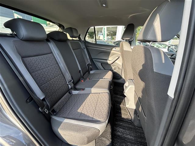 Ｔ－クロス ＴＳＩ　スタイル　１オーナー　純正ナビ　ＢＴ　バックカメラ　２．０ＥＴＣ　純正１７インチＡＷ　アクティブクルーズコントロール　パーキングアシスト　前後ドラレコ　オートライト　純正フロアマット　ルーフレール（24枚目）