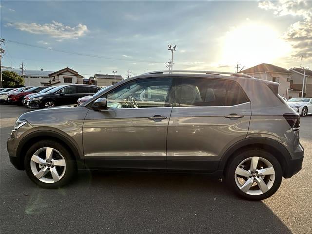 Ｔ－クロス ＴＳＩ　スタイル　１オーナー　純正ナビ　ＢＴ　バックカメラ　２．０ＥＴＣ　純正１７インチＡＷ　アクティブクルーズコントロール　パーキングアシスト　前後ドラレコ　オートライト　純正フロアマット　ルーフレール（33枚目）