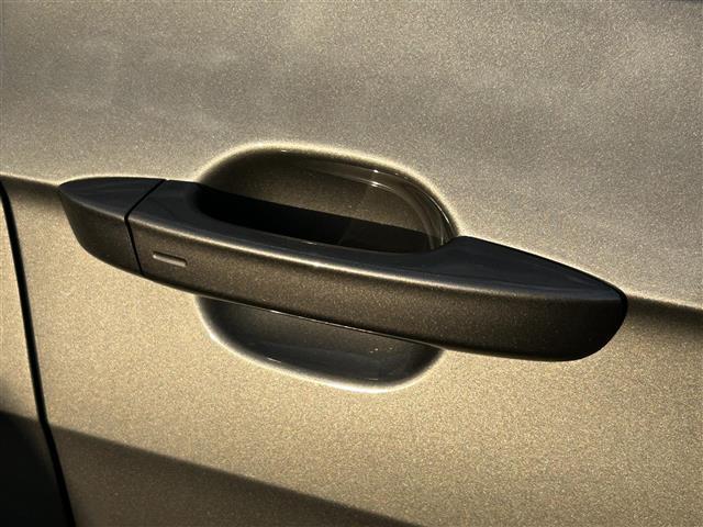 Ｔ－クロス ＴＳＩ　スタイル　１オーナー　純正ナビ　ＢＴ　バックカメラ　２．０ＥＴＣ　純正１７インチＡＷ　アクティブクルーズコントロール　パーキングアシスト　前後ドラレコ　オートライト　純正フロアマット　ルーフレール（35枚目）