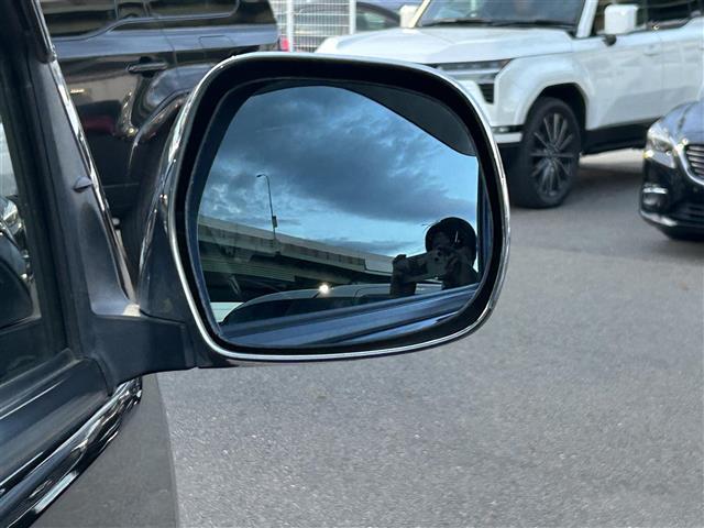 ハイエースワゴン ＧＬ　純正ＳＤナビ　アルパイン製リアモニター　左パワースライドドア　ＥＴＣ　シートカバー　社外ベットキット　ＡＣ１００Ｖ　Ｆドラレコ　社外ホイール　社外エアロＦ・Ｓ・Ｒ（8枚目）