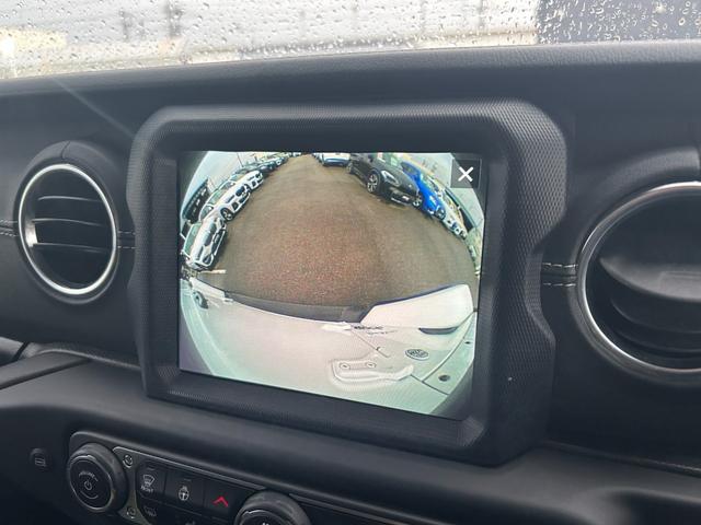ジープ・ラングラーアンリミテッド サハラ 本革 ACC シートヒーター スマートキー プッシュスタート 純正ナビ DTV BT CarPlay バックカメラ ETC2.0 純正18インチAW 衝突軽減システム クリアランスソナー BSM(6枚目)