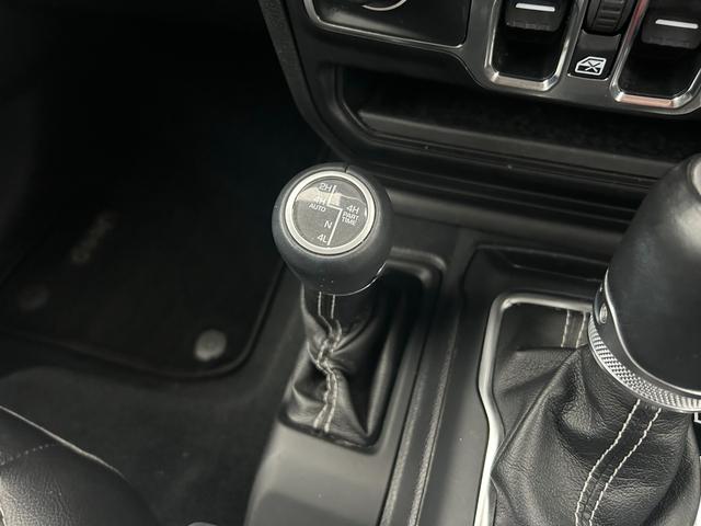 ジープ・ラングラーアンリミテッド サハラ 本革 ACC シートヒーター スマートキー プッシュスタート 純正ナビ DTV BT CarPlay バックカメラ ETC2.0 純正18インチAW 衝突軽減システム クリアランスソナー BSM(7枚目)