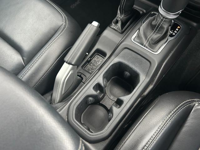 ジープ・ラングラーアンリミテッド サハラ 本革 ACC シートヒーター スマートキー プッシュスタート 純正ナビ DTV BT CarPlay バックカメラ ETC2.0 純正18インチAW 衝突軽減システム クリアランスソナー BSM(26枚目)