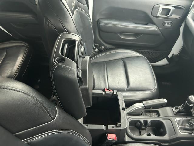 ジープ・ラングラーアンリミテッド サハラ 本革 ACC シートヒーター スマートキー プッシュスタート 純正ナビ DTV BT CarPlay バックカメラ ETC2.0 純正18インチAW 衝突軽減システム クリアランスソナー BSM(29枚目)