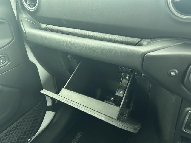 ジープ・ラングラーアンリミテッド サハラ 本革 ACC シートヒーター スマートキー プッシュスタート 純正ナビ DTV BT CarPlay バックカメラ ETC2.0 純正18インチAW 衝突軽減システム クリアランスソナー BSM(31枚目)