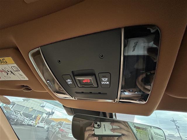 ＬＣ ＬＣ５００　Ｌパッケージ　ＴＲＤエアロ　ガラスルーフ　純正ナビ　フルセグＴＶ　ＢＴ　Ｂカメラ　純正２１インチＡＷ　セーフティシステム　ＢＳＭ　ＨＵＤ　２．０ＥＴＣ　セミアニリン本革シート　Ｓヒーター　エアシート　パワーシート（24枚目）