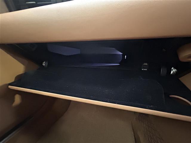 ＬＣ ＬＣ５００　Ｌパッケージ　ＴＲＤエアロ　ガラスルーフ　純正ナビ　フルセグＴＶ　ＢＴ　Ｂカメラ　純正２１インチＡＷ　セーフティシステム　ＢＳＭ　ＨＵＤ　２．０ＥＴＣ　セミアニリン本革シート　Ｓヒーター　エアシート　パワーシート（27枚目）