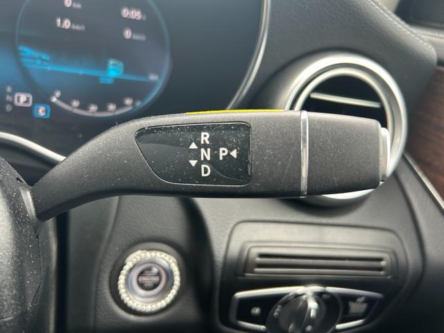 ＧＬＣ ＧＬＣ３００　４マチック　ワンオーナー　純正１０．２５インチナビ　フルセグ　ＥＴＣ２．０　ドラレコ　クルコン　ＬＥＤヘッドランプ　革巻きステアリング　パワーシート／シートヒーター　純正１９インチＡＷ　クロームルーフレール（8枚目）