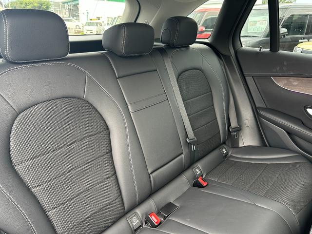 ＧＬＣ ＧＬＣ３００　４マチック　ワンオーナー　純正１０．２５インチナビ　フルセグ　ＥＴＣ２．０　ドラレコ　クルコン　ＬＥＤヘッドランプ　革巻きステアリング　パワーシート／シートヒーター　純正１９インチＡＷ　クロームルーフレール（18枚目）