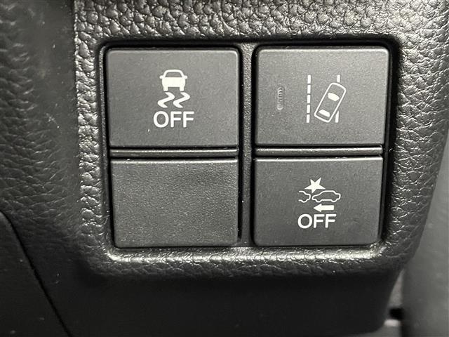 N-BOXカスタム G・Lターボホンダセンシング SDナビ・DTV・CD/DVD・BT・USB・Bカメラ・ETC・両側パワースライドドア・ホンダセンシング・ステアリングスイッチ・純正15インチAW・クリアランスソナー・ハーフレザー(11枚目)