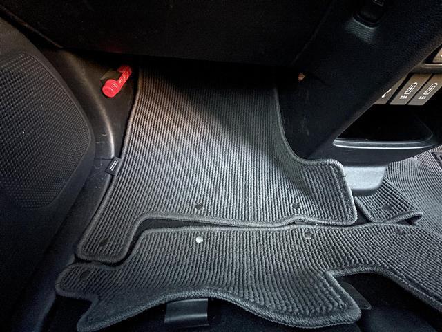 Ｎ－ＷＧＮカスタム Ｇ　ＳＳ２トーンカラースタイルパッケージＩＩ　純正ナビ　フルセグＴＶ　ＢＴ　バックカメラ　ビルトインＥＴＣ　純正１４インチＡＷ　ドラレコ　クルーズコントロール　ＣＴＢＡ　シートヒーター　ＨＩＤヘッドライト　社外ＡＷ付きスタッドレス４本車載（23枚目）