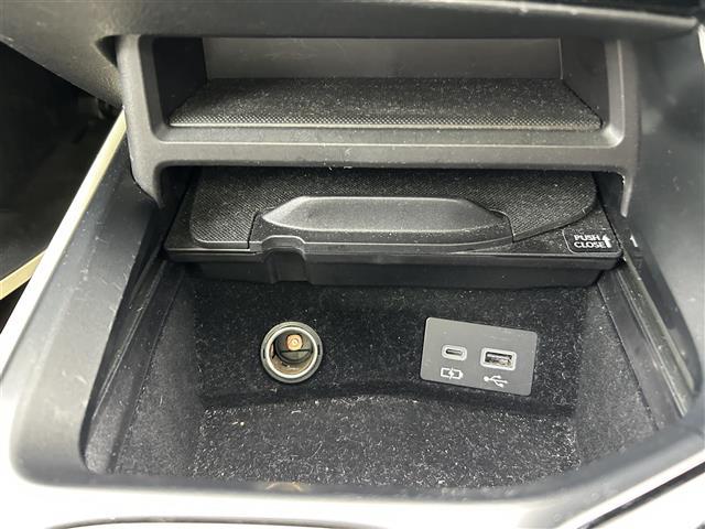 NX NX350h バージョンL AWD メーカーナビ パノラマルーフ 電子インナーミラー(ドラレコ付き) DTV BT 革シート(白&黒) 純正フロアマット マークレビンソン レーダークルーズコントロール ヘッドアップディスプレイ(6枚目)