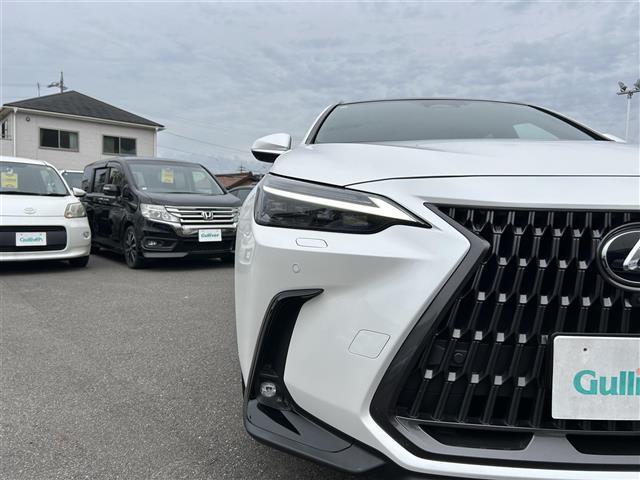NX NX350h バージョンL AWD メーカーナビ パノラマルーフ 電子インナーミラー(ドラレコ付き) DTV BT 革シート(白&黒) 純正フロアマット マークレビンソン レーダークルーズコントロール ヘッドアップディスプレイ(9枚目)