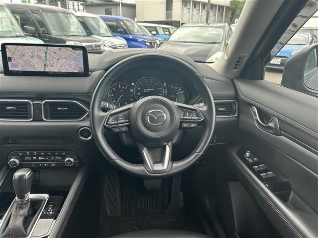 ＣＸ－５ ＸＤ　ブラックトーンエディション　１オーナー　純正ナビ　フルセグＴＶ　ＢＴ　全方位カメラ　ＥＴＣ　純正１９インチＡＷ　レーダークルコン　ＢＳＭ　ＨＵＤ　パワーバックドア　ハーフ革シート　シートヒーター　前後ドラレコ　スペアキー（6枚目）