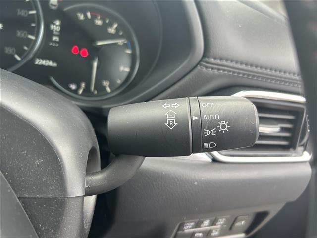 ＣＸ－５ ＸＤ　ブラックトーンエディション　１オーナー　純正ナビ　フルセグＴＶ　ＢＴ　全方位カメラ　ＥＴＣ　純正１９インチＡＷ　レーダークルコン　ＢＳＭ　ＨＵＤ　パワーバックドア　ハーフ革シート　シートヒーター　前後ドラレコ　スペアキー（11枚目）