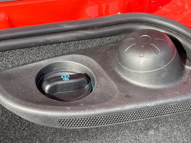 718ボクスター 718ボクスター スポーツクロノパッケージ 純正ナビ BT バックカメラ 純正19インチAW ETC ハーフレザーシート 前席シートヒーター 純正フロアマット(47枚目)