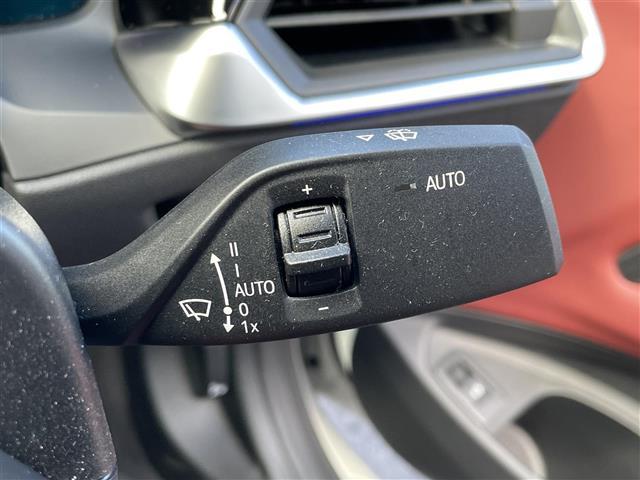 ４シリーズ ４２０ｉクーペ　Ｍスポーツ　インテリジェントセーフティ　ＢＳＭ　レーダークルコン　純正ナビ　バックカメラ　ＥＴＣ　純正１８インチＡＷ　レザーシート　パワーシート　シートヒーター　ＬＥＤヘッドライト（7枚目）