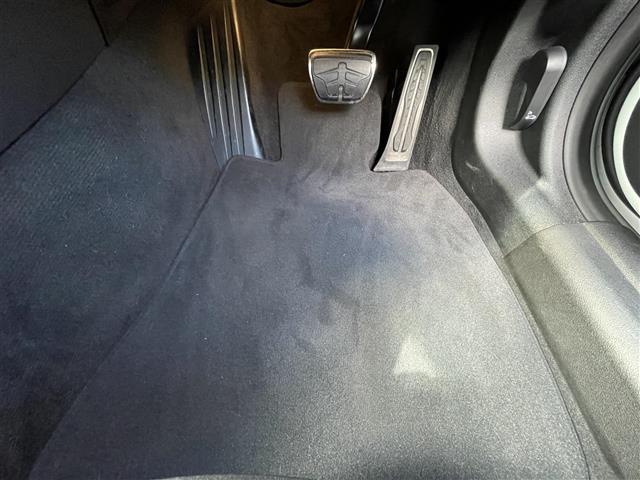 ４シリーズ ４２０ｉクーペ　Ｍスポーツ　インテリジェントセーフティ　ＢＳＭ　レーダークルコン　純正ナビ　バックカメラ　ＥＴＣ　純正１８インチＡＷ　レザーシート　パワーシート　シートヒーター　ＬＥＤヘッドライト（21枚目）