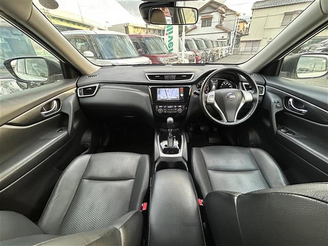 エクストレイル ２０Ｘ　エマージェンシーブレーキパッケージ　エマージェンシーブレーキパッケージ　純正ＳＤナビ　ＴＶ　ＣＤ　ＵＳＢ　クリアランスソナー　ハーフレザー　ＥＴＣ　アイドリングストップ　４×４ＡＵＴＯ　シートヒーター　純正１７インチＡＷ（2枚目）