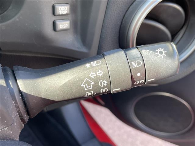 ８６ ＧＴリミテッド　純正ＳＤナビ　Ｂカメラ　ＴＶ　ＢＴ　プッシュスタート　ＥＴＣ　前席シートヒーター　パドルシフト　革ハンドル　純正フロアマット　ドアバイザー　スペアキー　純正１７インチＡＷ（5枚目）