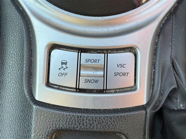 ８６ ＧＴリミテッド　純正ＳＤナビ　Ｂカメラ　ＴＶ　ＢＴ　プッシュスタート　ＥＴＣ　前席シートヒーター　パドルシフト　革ハンドル　純正フロアマット　ドアバイザー　スペアキー　純正１７インチＡＷ（14枚目）