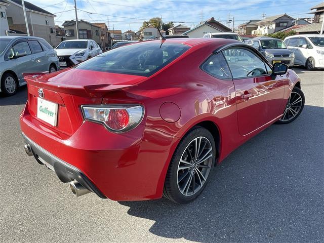 ８６ ＧＴリミテッド　純正ＳＤナビ　Ｂカメラ　ＴＶ　ＢＴ　プッシュスタート　ＥＴＣ　前席シートヒーター　パドルシフト　革ハンドル　純正フロアマット　ドアバイザー　スペアキー　純正１７インチＡＷ（27枚目）