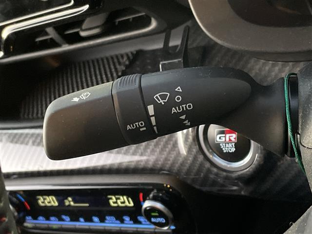 ＧＲヤリス ＲＺ　ハイパフォーマンス　１オーナー　ＧＲレッドキャリパー　純正ＤＡナビ　バックカメラ　ビルトインＥＴＣ　純正１８インチＡＷ　トヨタセーフティセンス　ＢＳＭ　ＨＵＤ　レーダークルコン　社外１８インチＡＷ付きスタッドレス車載（8枚目）