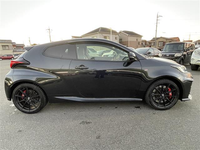 ＧＲヤリス ＲＺ　ハイパフォーマンス　１オーナー　ＧＲレッドキャリパー　純正ＤＡナビ　バックカメラ　ビルトインＥＴＣ　純正１８インチＡＷ　トヨタセーフティセンス　ＢＳＭ　ＨＵＤ　レーダークルコン　社外１８インチＡＷ付きスタッドレス車載（30枚目）