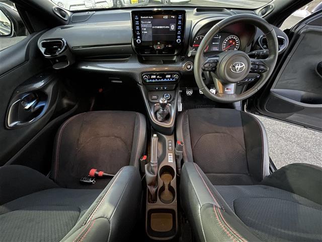 ＧＲヤリス ＲＺ　ハイパフォーマンス　１オーナー　ＧＲレッドキャリパー　純正ＤＡナビ　バックカメラ　ビルトインＥＴＣ　純正１８インチＡＷ　トヨタセーフティセンス　ＢＳＭ　ＨＵＤ　レーダークルコン　社外１８インチＡＷ付きスタッドレス車載（42枚目）