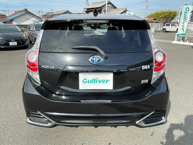 アクア 　社外ＳＤナビ　Ｂカメラ　ＢＴ　ＤＴＶ　ＵＳＢ　ＣＤ／ＤＶＤ　ハーフレザー　革ハンドル　ＬＥＤヘッドライト　プッシュスタート　ステアリングスイッチ　前席シートヒーター　純正１７インチＡＷ（4枚目）