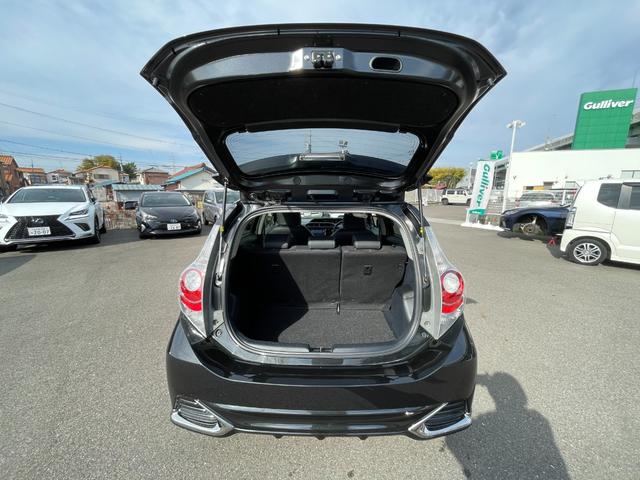 アクア 　社外ＳＤナビ　Ｂカメラ　ＢＴ　ＤＴＶ　ＵＳＢ　ＣＤ／ＤＶＤ　ハーフレザー　革ハンドル　ＬＥＤヘッドライト　プッシュスタート　ステアリングスイッチ　前席シートヒーター　純正１７インチＡＷ（5枚目）