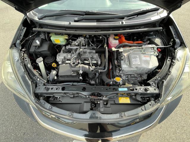 アクア 　社外ＳＤナビ　Ｂカメラ　ＢＴ　ＤＴＶ　ＵＳＢ　ＣＤ／ＤＶＤ　ハーフレザー　革ハンドル　ＬＥＤヘッドライト　プッシュスタート　ステアリングスイッチ　前席シートヒーター　純正１７インチＡＷ（17枚目）