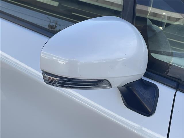 プリウス Ｓツーリングセレクション・Ｇ’ｓ　Ｇｚ　純正ＳＤナビ　Ｆ・Ｂカメラ　ＤＴＶ　ＢＴ　ＣＤ／ＤＶＤ　純正Ｆドラレコ　Ｇｚ専用　フロアマット・シート・外装ステッカー　プッシュスタート　ＥＴＣ　Ｇｚ純正１８インチＡＷ（30枚目）