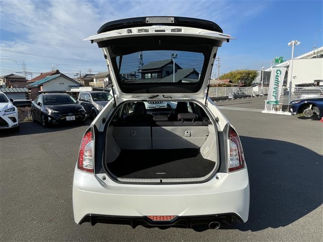 プリウス Ｓツーリングセレクション・Ｇ’ｓ　Ｇｚ　純正ＳＤナビ　Ｆ・Ｂカメラ　ＤＴＶ　ＢＴ　ＣＤ／ＤＶＤ　純正Ｆドラレコ　Ｇｚ専用　フロアマット・シート・外装ステッカー　プッシュスタート　ＥＴＣ　Ｇｚ純正１８インチＡＷ（34枚目）