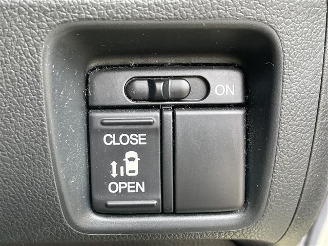 Ｎ－ＢＯＸカスタム Ｇ・Ｌパッケージ　社外ＳＤナビ　ＢＴ　ＤＴＶ　ＥＴＣ　左パワースライドドア　オートライト　ステアリングスイッチ　プッシュスタート　スマートキー　純正１４インチＡＷ（11枚目）