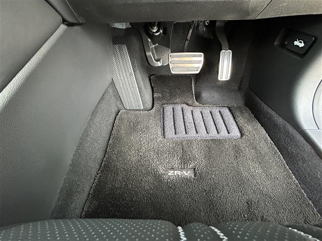 ZR-V e:HEV Z 禁煙車 全方位モニター ドラレコ アダプティブクルコン エマブレ レーンキープ BSM 前後誤発進抑制 LEDヘッドランプ 純正9型ナビTV ETC2.0 黒革シート 前席パワーシート・シートヒーター(19枚目)