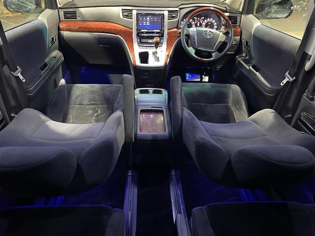 ヴェルファイア ２．４Ｚ　プラチナセレクションＩＩ　社外ＳＤナビ　Ｂカメラ　ＤＴＶ　ＣＤ／ＤＶＤ　ＵＳＢ　クリアランスソナー　ＥＴＣ　サンルーフ　ステアリングスイッチ　社外２０インチＡＷ　Ｆドラレコ（2枚目）