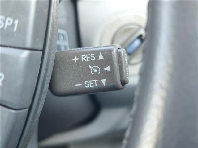 セルシオ Ｃ仕様　Ｆパッケージ　禁煙車　バックモニター　クルコン　ステアリング連動ＨＩＤヘッドランプ　オートライト　純正ＭＯＰナビ　オートエアコン　純正ＯＰ木目調／革巻きコンビステア　後席パワーシート／ヒーター　スマートキー（20枚目）