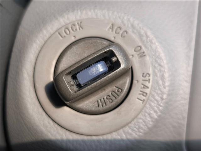 セルシオ Ｃ仕様　Ｆパッケージ　禁煙車　バックモニター　クルコン　ステアリング連動ＨＩＤヘッドランプ　オートライト　純正ＭＯＰナビ　オートエアコン　純正ＯＰ木目調／革巻きコンビステア　後席パワーシート／ヒーター　スマートキー（24枚目）