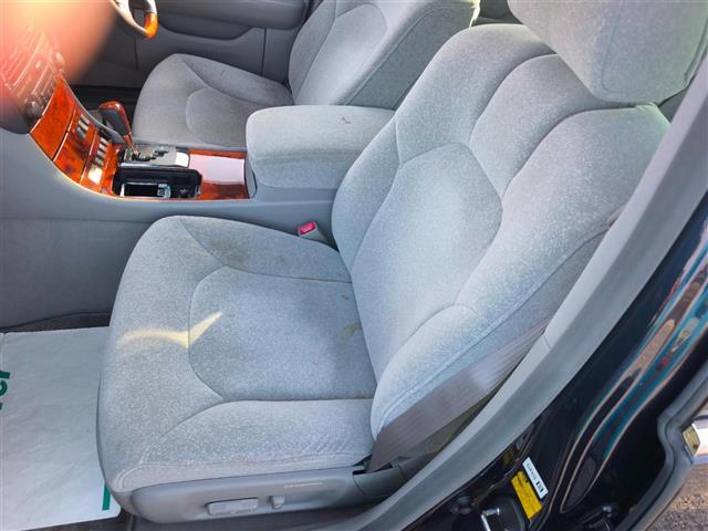 セルシオ Ｃ仕様　Ｆパッケージ　禁煙車　バックモニター　クルコン　ステアリング連動ＨＩＤヘッドランプ　オートライト　純正ＭＯＰナビ　オートエアコン　純正ＯＰ木目調／革巻きコンビステア　後席パワーシート／ヒーター　スマートキー（27枚目）