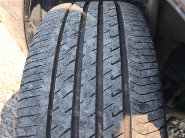 セルシオ Ｃ仕様　Ｆパッケージ　禁煙車　バックモニター　クルコン　ステアリング連動ＨＩＤヘッドランプ　オートライト　純正ＭＯＰナビ　オートエアコン　純正ＯＰ木目調／革巻きコンビステア　後席パワーシート／ヒーター　スマートキー（37枚目）